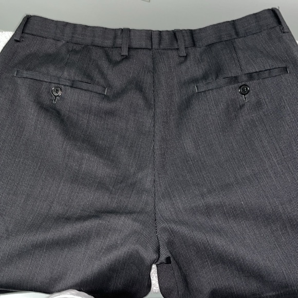 Hugo Boss Dress Pants, Charcoal. VGUC. 100% Virgin Wool waist 32” inseam 31” - Picture 11 of 16